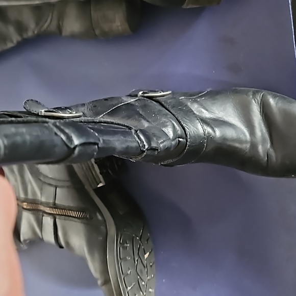 Boots - Picture 4 of 9